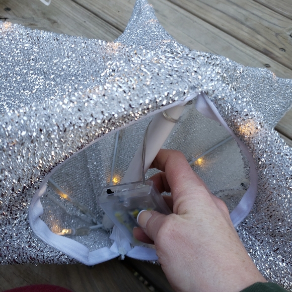 Three Battery Powered Light up hanging stars - Picture 2 of 8